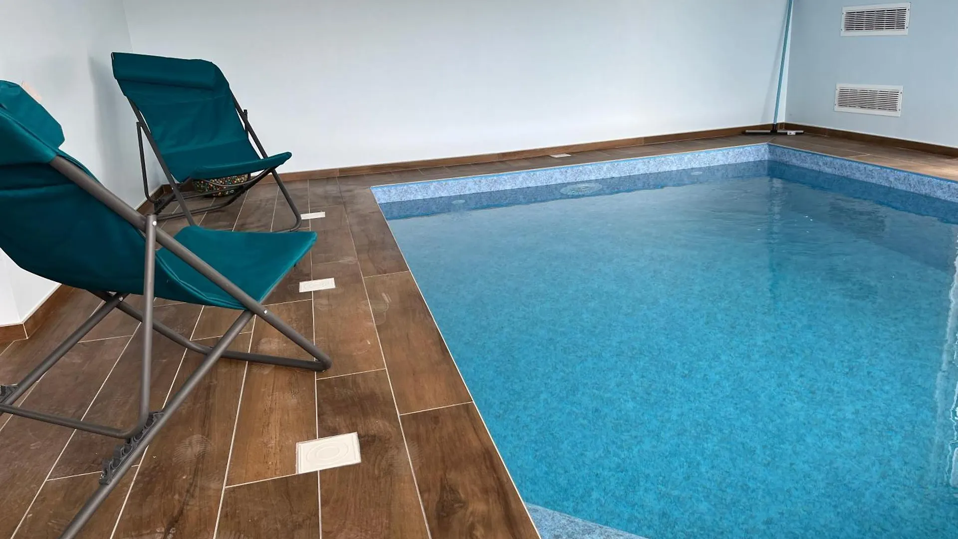 Villa Maison Avec Piscine Interieure Privee, Buses De Spa, Jardin Clos Et Parking Aouste-sur-Sye France